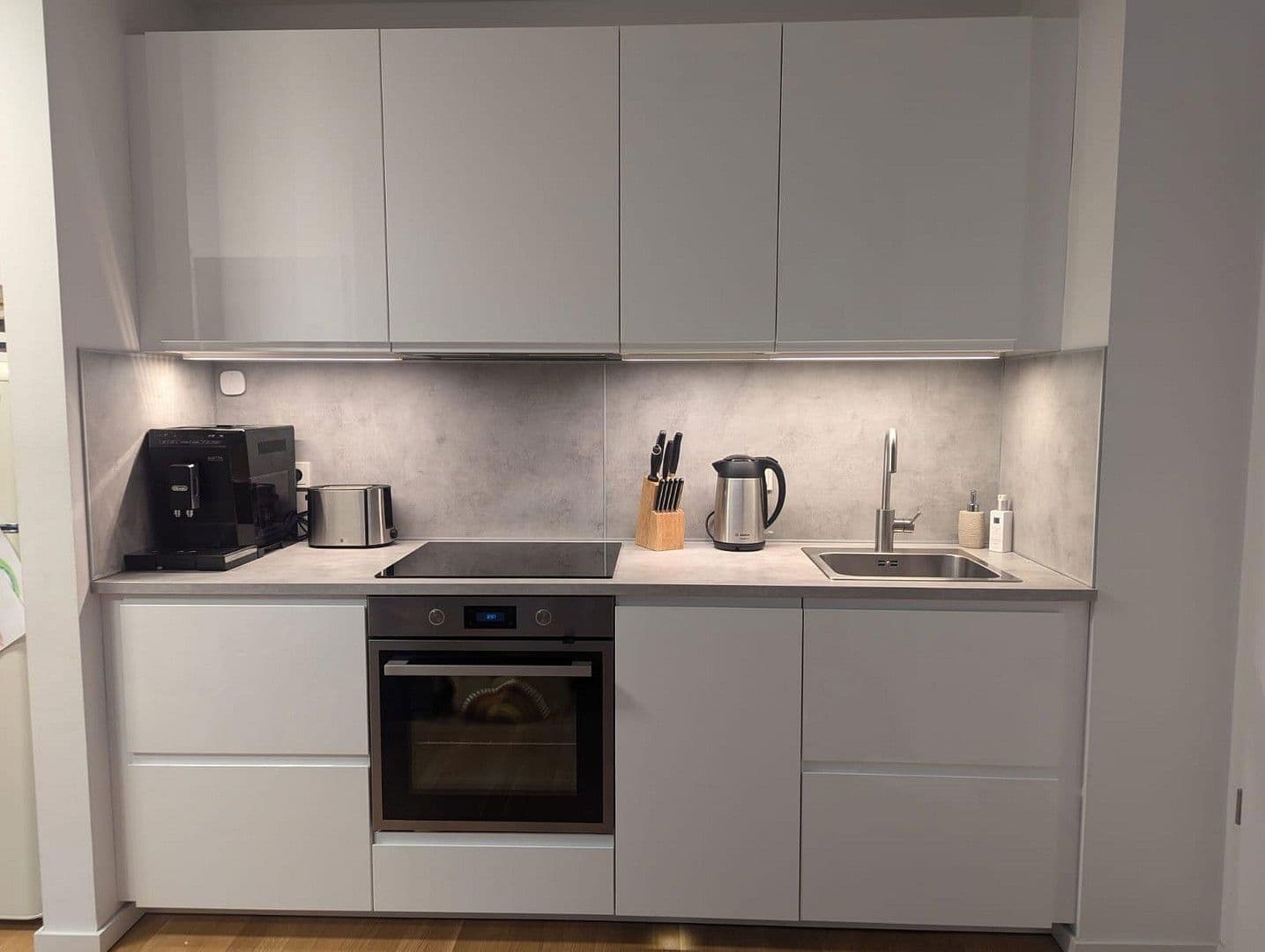 Prenájom bytu 3-izbový 77 m², Köln, Severné Porýnie - Westfálsko Prenájom bytu 3-izbový 77 m², Köln, Severné Porýnie - Westfálsko