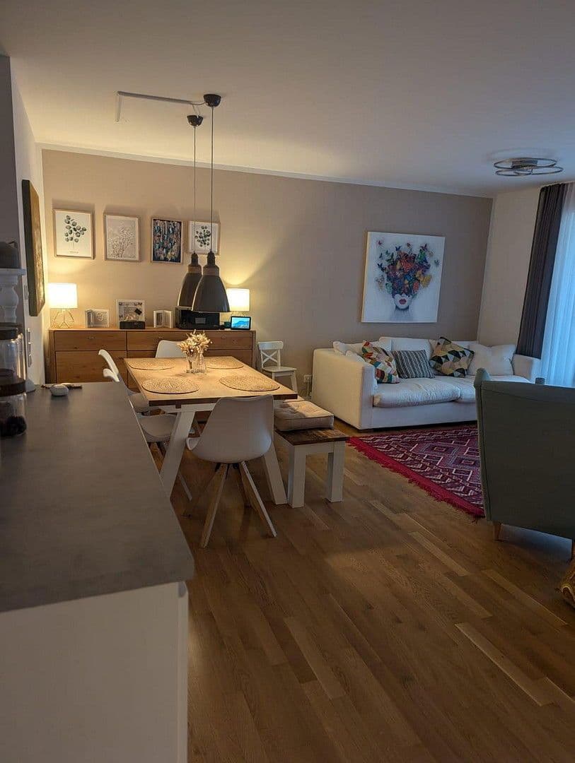 Prenájom bytu 3-izbový 77 m², Köln, Severné Porýnie - Westfálsko Prenájom bytu 3-izbový 77 m², Köln, Severné Porýnie - Westfálsko