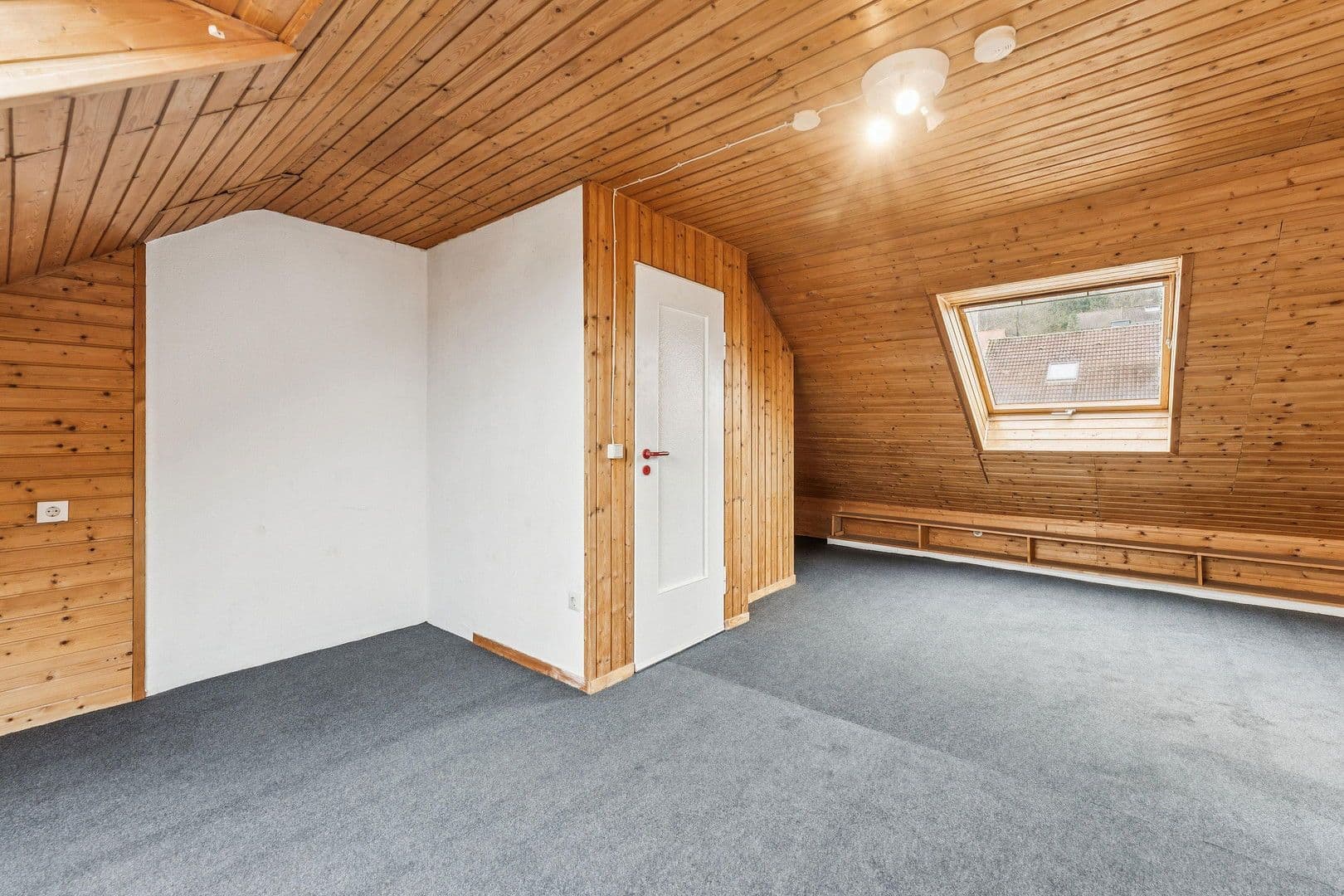Predaj domu 110 m², pozemek 143 m², Kantstrasse 12, Bovenden, Dolné Sasko Predaj domu 110 m², pozemek 143 m², Kantstrasse 12, Bovenden, Dolné Sasko