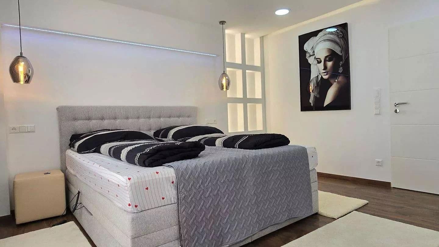 Prenájom bytu 2-izbový 81 m², Stuttgart, Bádensko-Wurttembersko Prenájom bytu 2-izbový 81 m², Stuttgart, Bádensko-Wurttembersko