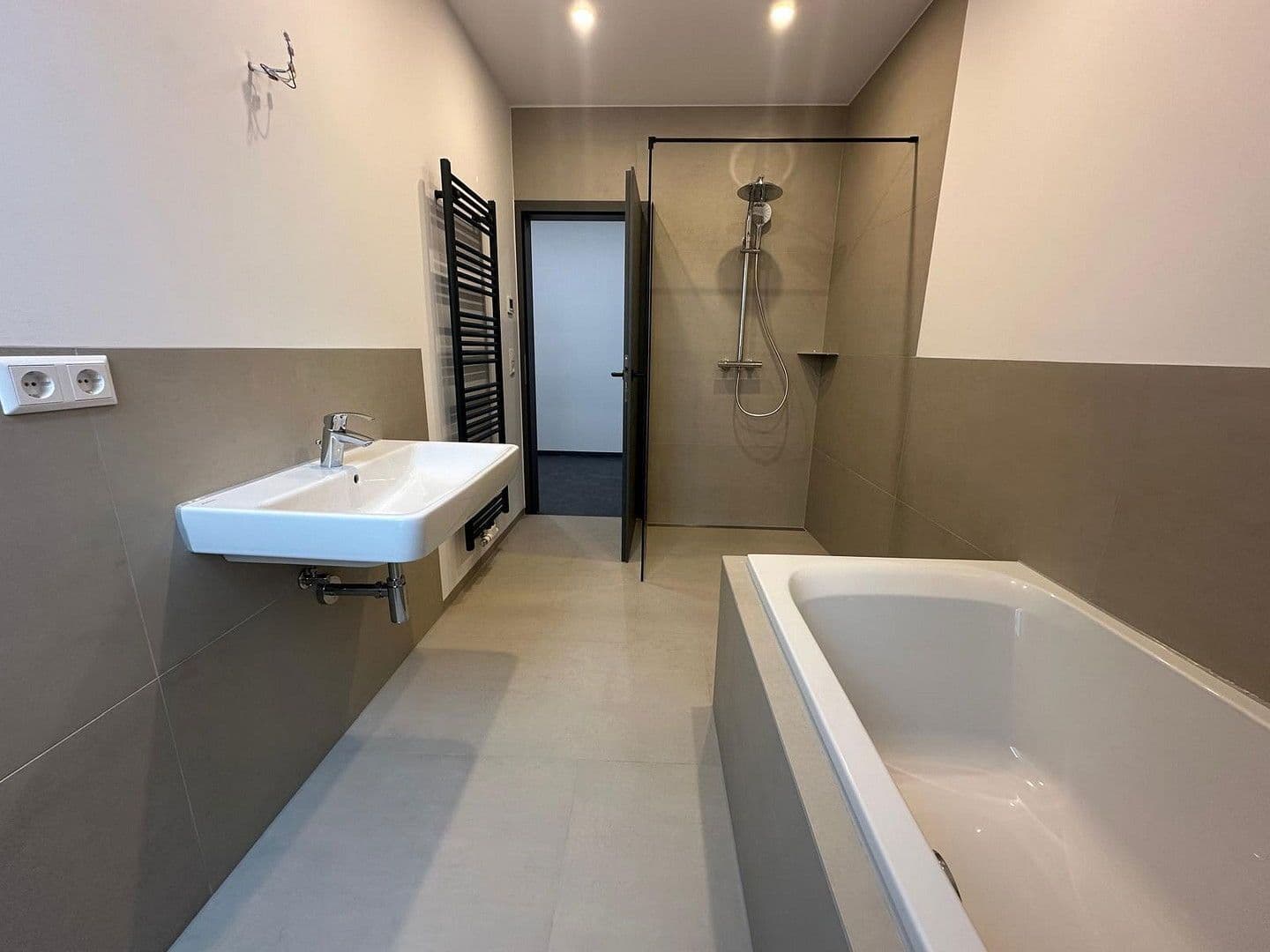 Prenájom bytu 3-izbový 84 m², Chemnitzer Str. 72, Meerane, Sasko Prenájom bytu 3-izbový 84 m², Chemnitzer Str. 72, Meerane, Sasko