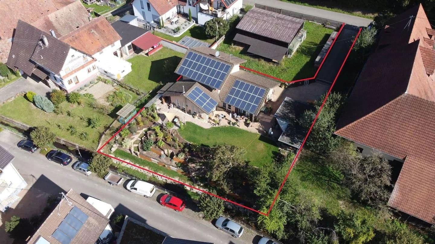 Predaj domu 186 m², pozemek 924 m², Talstrasse 42a, Hohberg, Bádensko-Wurttembersko Predaj domu 186 m², pozemek 924 m², Talstrasse 42a, Hohberg, Bádensko-Wurttembersko