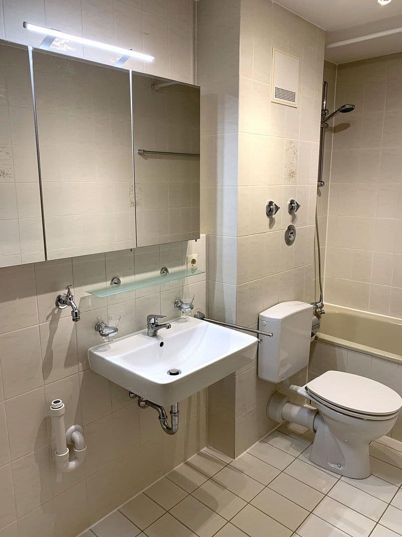 Prenájom bytu 2-izbový 59 m², Remboldstr. 1a, Augsburg, Bavorsko Prenájom bytu 2-izbový 59 m², Remboldstr. 1a, Augsburg, Bavorsko