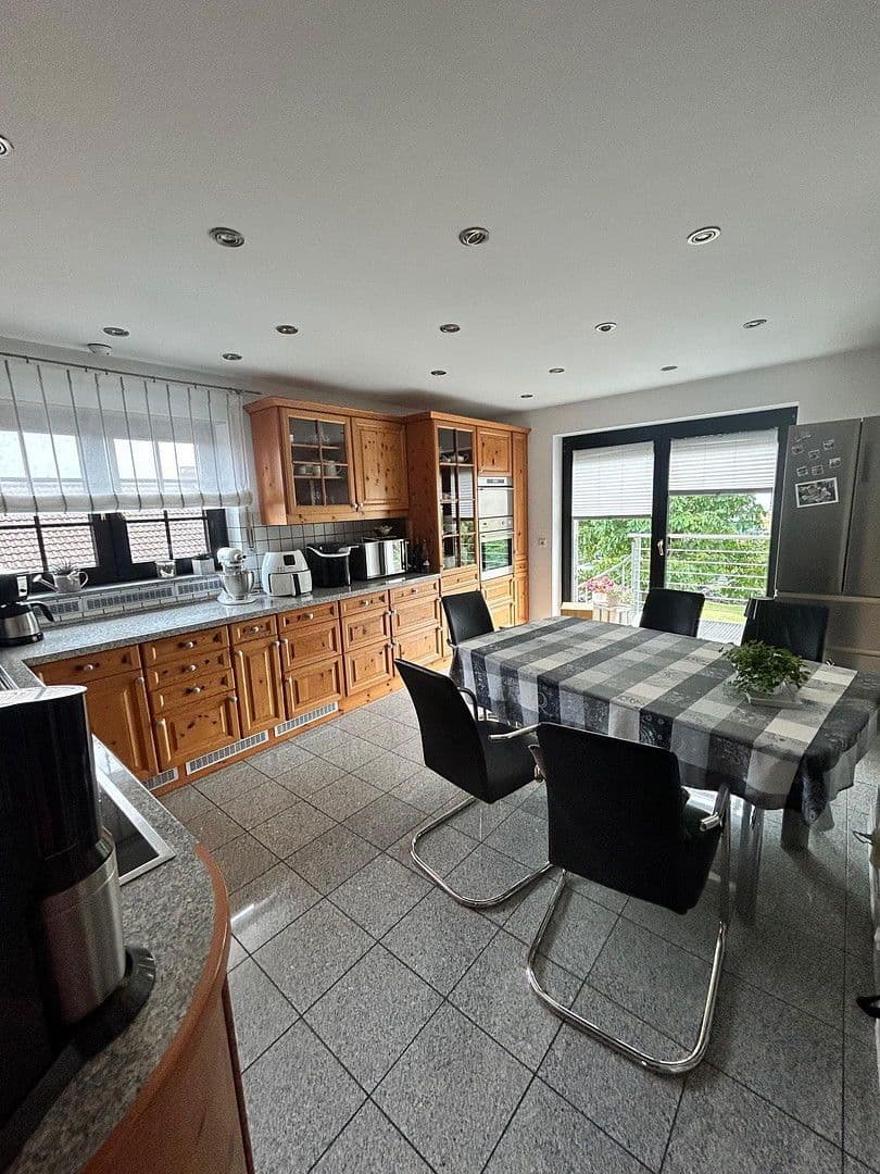 Prenájom bytu 4-izbový 110 m², Hanau, Hesensko Prenájom bytu 4-izbový 110 m², Hanau, Hesensko