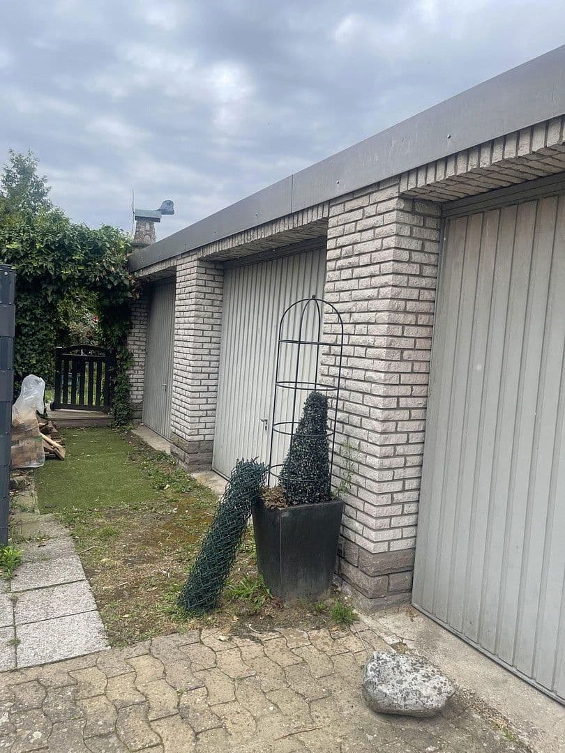 Predaj domu 215 m², pozemek 750 m², Grethenstraße 5, Lehrte, Dolné Sasko Predaj domu 215 m², pozemek 750 m², Grethenstraße 5, Lehrte, Dolné Sasko