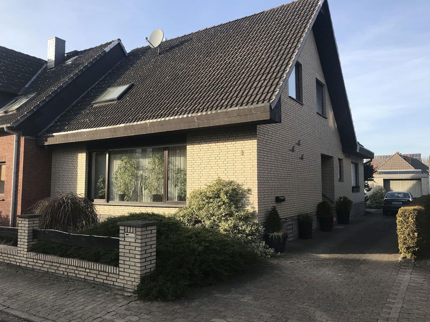 Predaj domu 215 m², pozemek 750 m², Grethenstraße 5, Lehrte, Dolné Sasko Predaj domu 215 m², pozemek 750 m², Grethenstraße 5, Lehrte, Dolné Sasko