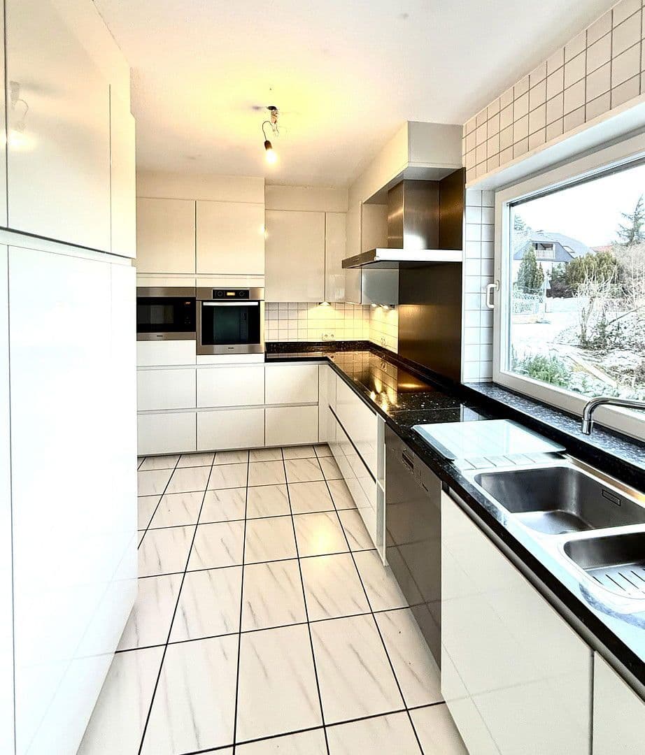 Predaj domu 270 m², pozemek 776 m², Weisenheim am Berg, Porýnie-Falcko Predaj domu 270 m², pozemek 776 m², Weisenheim am Berg, Porýnie-Falcko