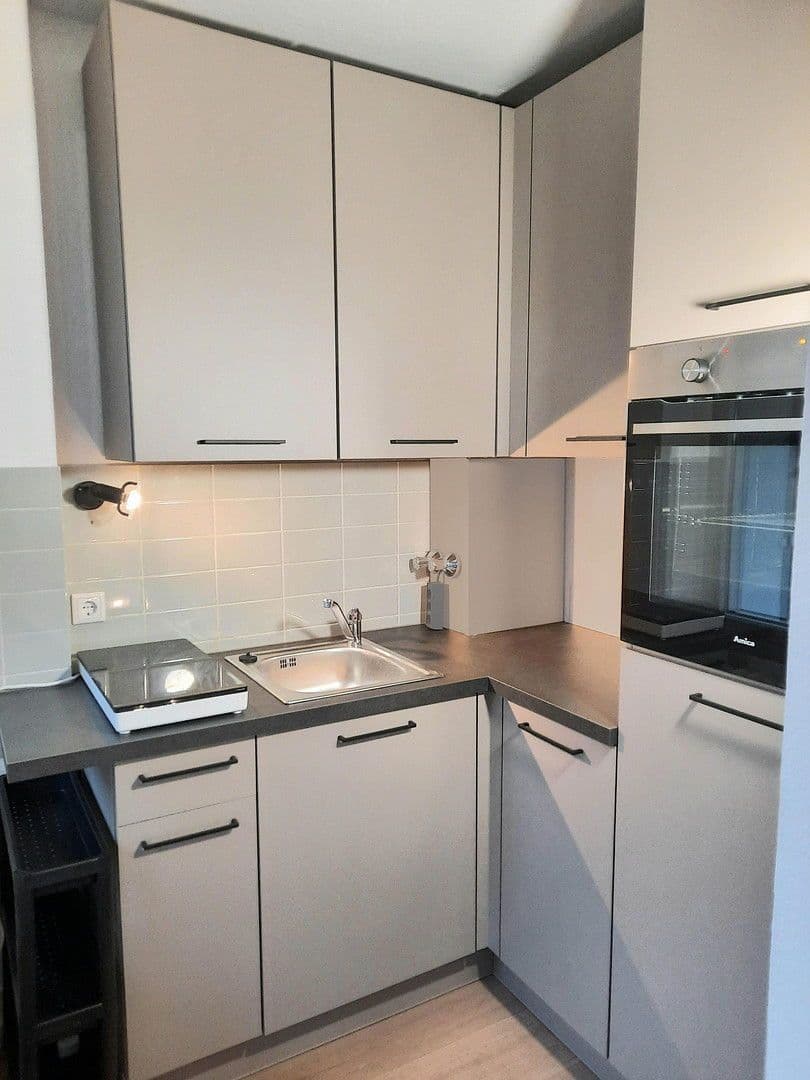 Prenájom bytu 1-izbový 34 m², Düsseldorf, Severné Porýnie - Westfálsko Prenájom bytu 1-izbový 34 m², Düsseldorf, Severné Porýnie - Westfálsko