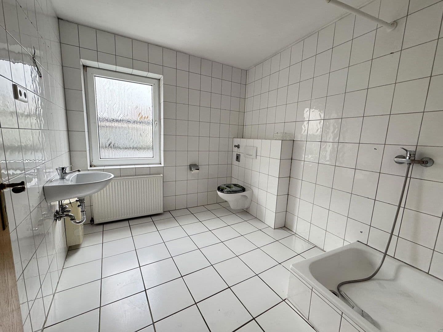 Prenájom bytu 3-izbový 70 m², Regerstr. 16, Solingen, Severné Porýnie - Westfálsko Prenájom bytu 3-izbový 70 m², Regerstr. 16, Solingen, Severné Porýnie - Westfálsko