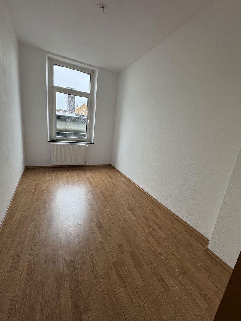 Prenájom bytu 3-izbový 70 m², Regerstr. 16, Solingen, Severné Porýnie - Westfálsko Prenájom bytu 3-izbový 70 m², Regerstr. 16, Solingen, Severné Porýnie - Westfálsko