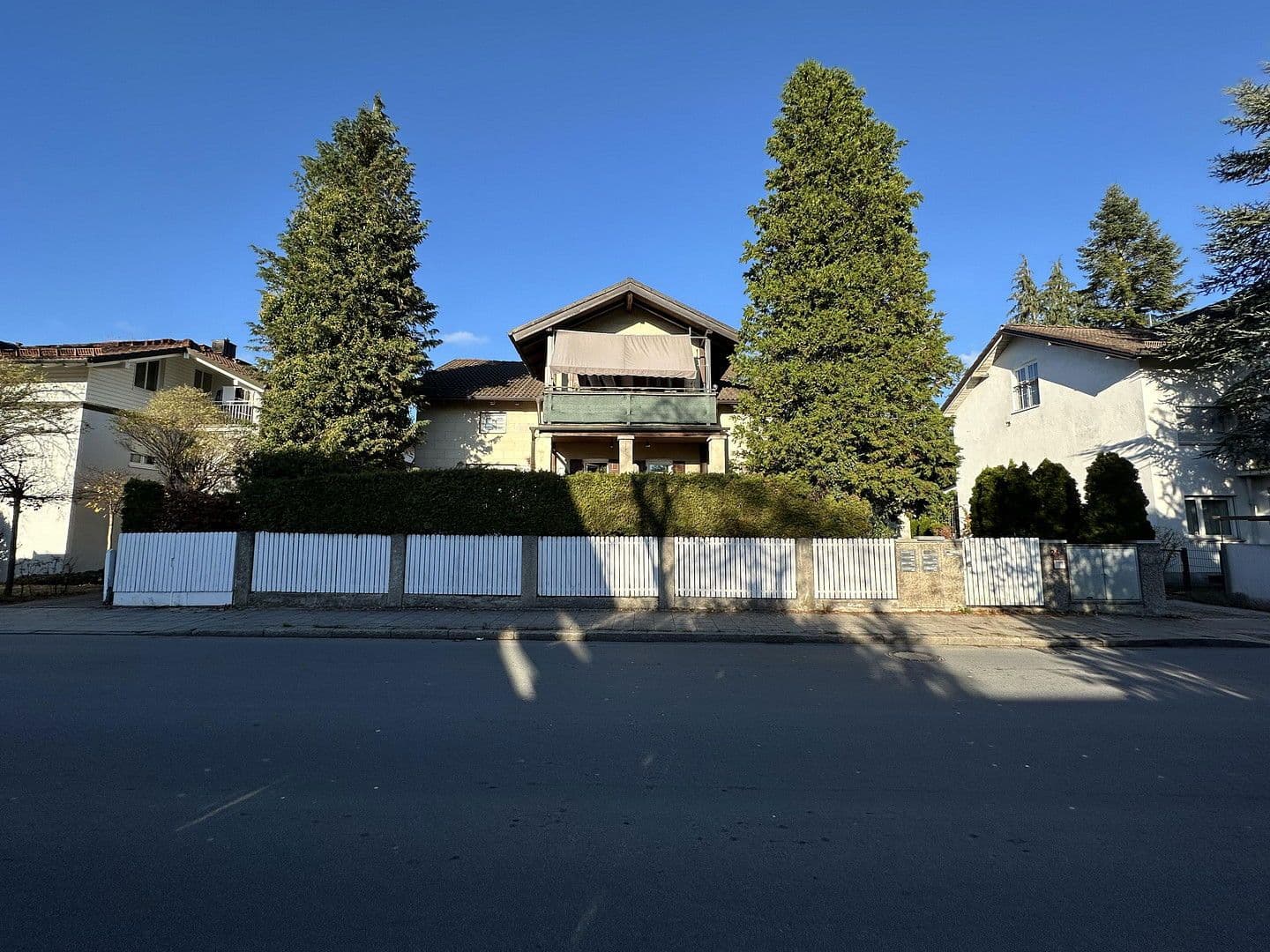 Predaj domu 280 m², pozemek 731 m², Planegg, Bavorsko Predaj domu 280 m², pozemek 731 m², Planegg, Bavorsko