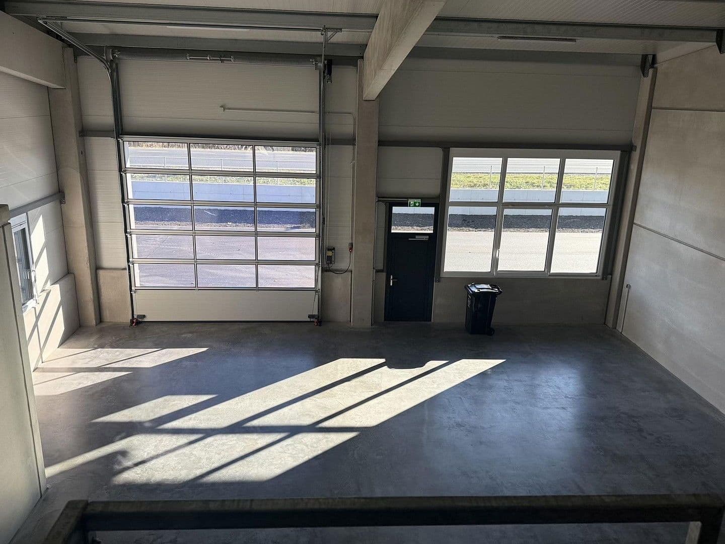 Prenájom nebytového priestoru 2.082 m², Gewerbepark B17 / II / Straße 3 / Objekt 11, Teesdorf, Dolné Rakúsko Prenájom nebytového priestoru 2.082 m², Gewerbepark B17 / II / Straße 3 / Objekt 11, Teesdorf, Dolné Rakúsko