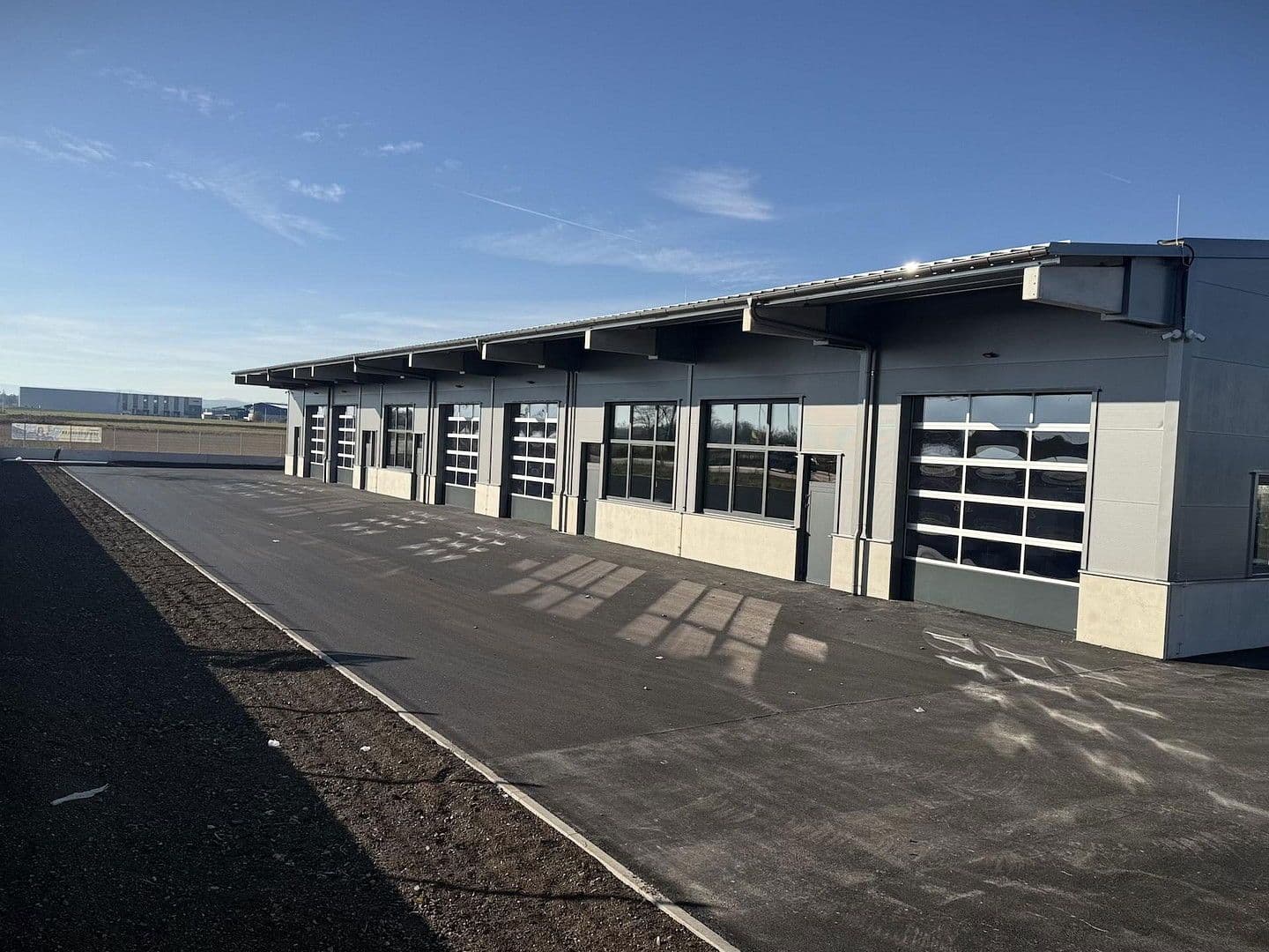 Prenájom nebytového priestoru 2.082 m², Gewerbepark B17 / II / Straße 3 / Objekt 11, Teesdorf, Dolné Rakúsko Prenájom nebytového priestoru 2.082 m², Gewerbepark B17 / II / Straße 3 / Objekt 11, Teesdorf, Dolné Rakúsko