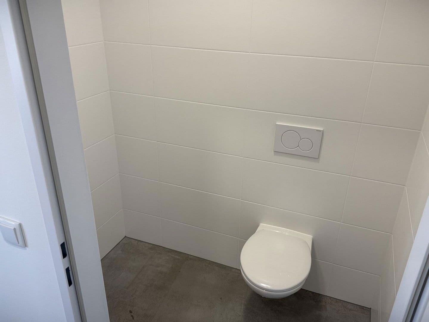 Prenájom nebytového priestoru 2.082 m², Gewerbepark B17 / II / Straße 3 / Objekt 11, Teesdorf, Dolné Rakúsko Prenájom nebytového priestoru 2.082 m², Gewerbepark B17 / II / Straße 3 / Objekt 11, Teesdorf, Dolné Rakúsko