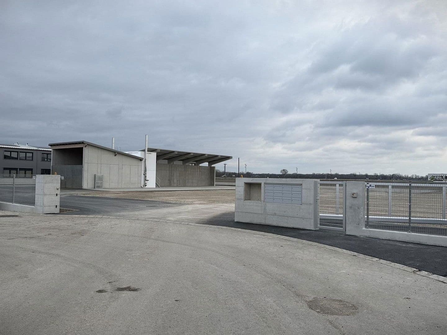 Prenájom nebytového priestoru 2.082 m², Gewerbepark B17 / II / Straße 3 / Objekt 11, Teesdorf, Dolné Rakúsko Prenájom nebytového priestoru 2.082 m², Gewerbepark B17 / II / Straße 3 / Objekt 11, Teesdorf, Dolné Rakúsko