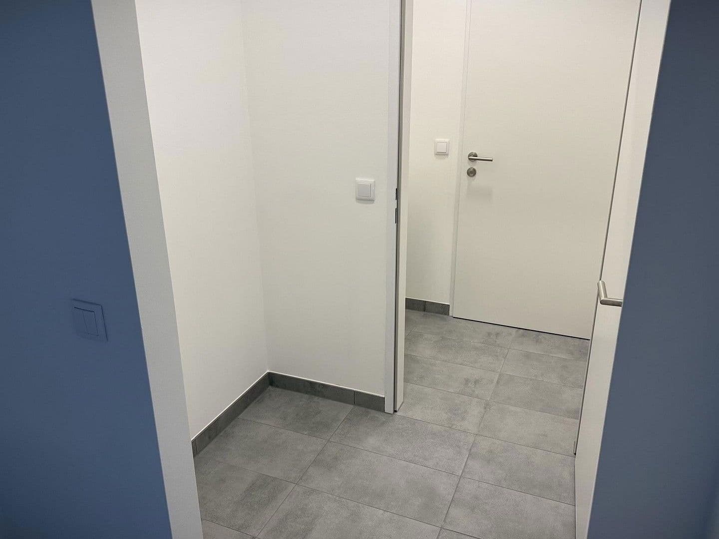 Prenájom nebytového priestoru 2.082 m², Gewerbepark B17 / II / Straße 3 / Objekt 11, Teesdorf, Dolné Rakúsko Prenájom nebytového priestoru 2.082 m², Gewerbepark B17 / II / Straße 3 / Objekt 11, Teesdorf, Dolné Rakúsko