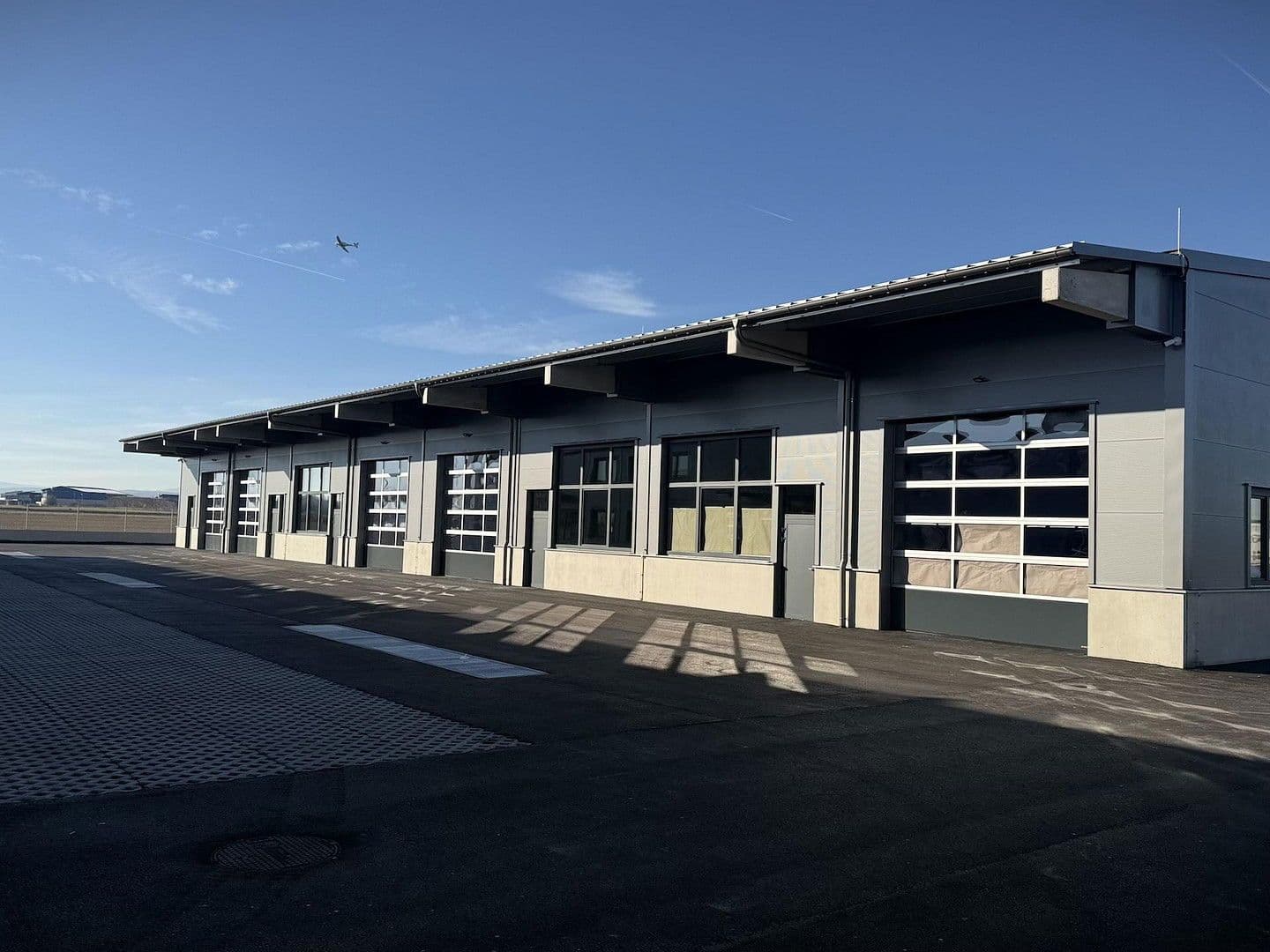 Prenájom nebytového priestoru 2.082 m², Gewerbepark B17 / II / Straße 3 / Objekt 11, Teesdorf, Dolné Rakúsko Prenájom nebytového priestoru 2.082 m², Gewerbepark B17 / II / Straße 3 / Objekt 11, Teesdorf, Dolné Rakúsko