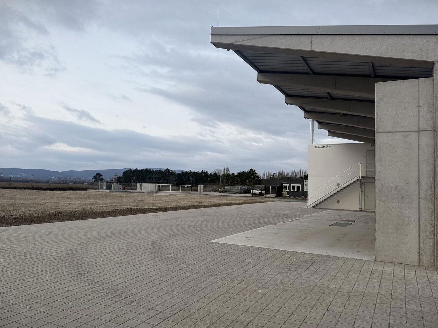 Prenájom nebytového priestoru 2.082 m², Gewerbepark B17 / II / Straße 3 / Objekt 11, Teesdorf, Dolné Rakúsko Prenájom nebytového priestoru 2.082 m², Gewerbepark B17 / II / Straße 3 / Objekt 11, Teesdorf, Dolné Rakúsko