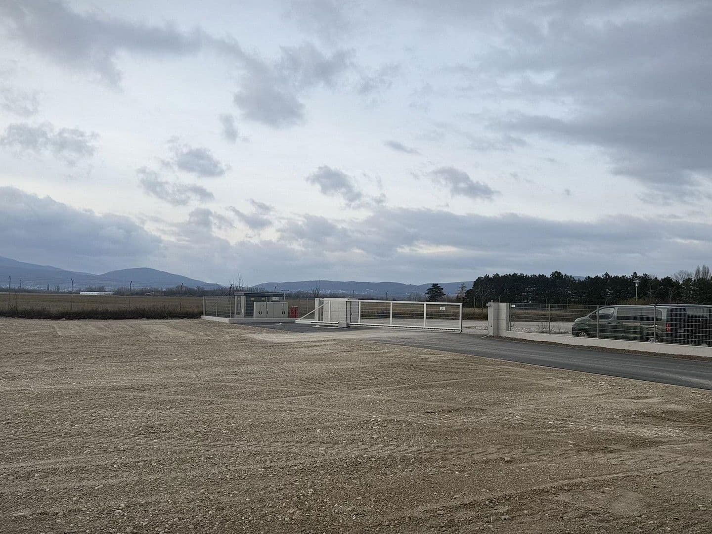 Prenájom nebytového priestoru 2.082 m², Gewerbepark B17 / II / Straße 3 / Objekt 11, Teesdorf, Dolné Rakúsko Prenájom nebytového priestoru 2.082 m², Gewerbepark B17 / II / Straße 3 / Objekt 11, Teesdorf, Dolné Rakúsko