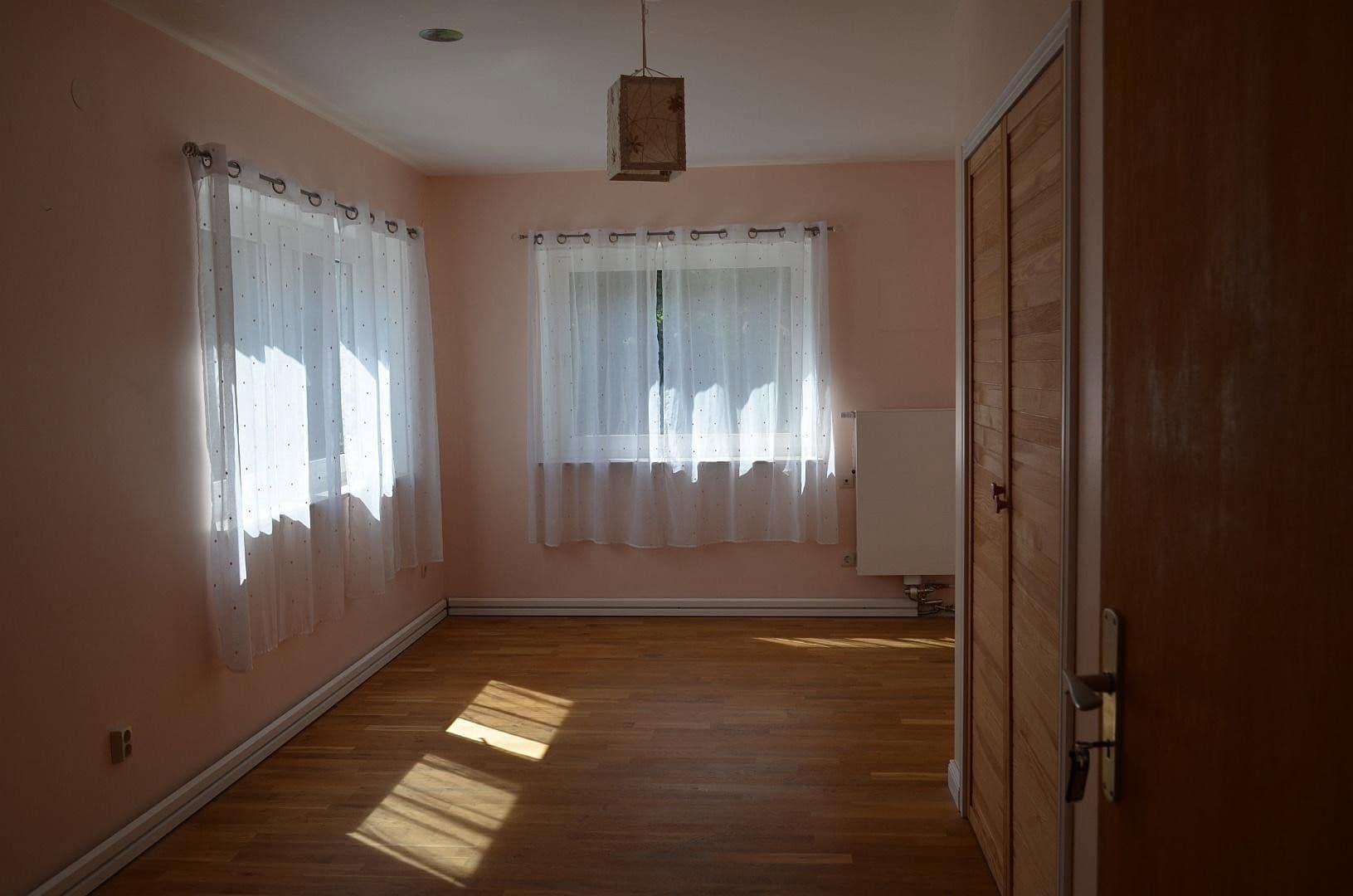 Predaj domu 248 m², pozemek 998 m², Krautgartenweg 3, Neckargemünd, Bádensko-Wurttembersko Predaj domu 248 m², pozemek 998 m², Krautgartenweg 3, Neckargemünd, Bádensko-Wurttembersko