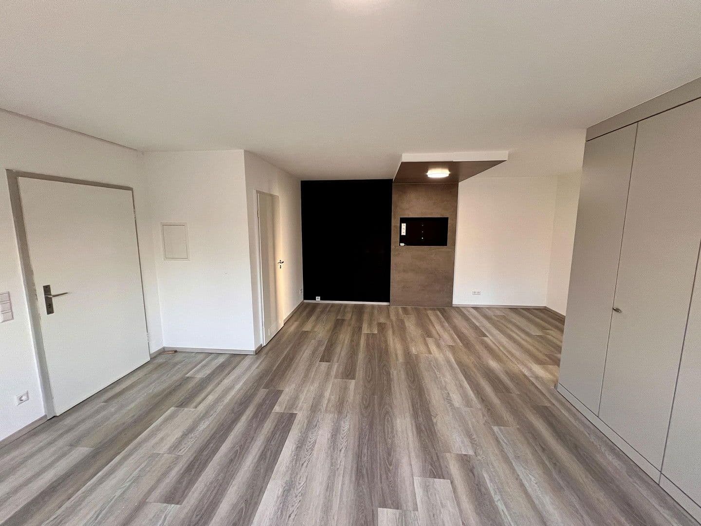 Prenájom kancelárie 80 m², Schwetzingen, Bádensko-Wurttembersko Prenájom kancelárie 80 m², Schwetzingen, Bádensko-Wurttembersko