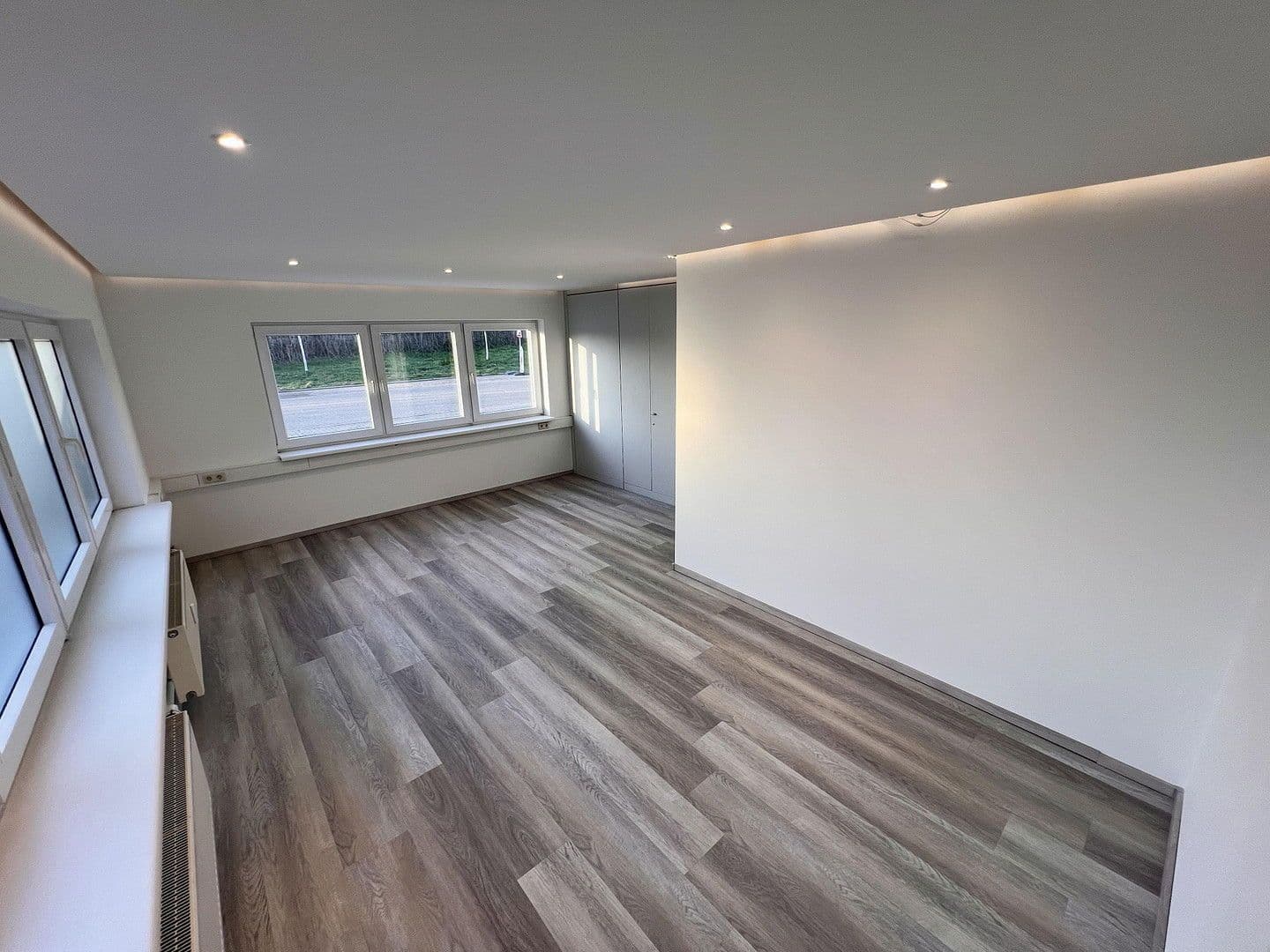 Prenájom kancelárie 80 m², Schwetzingen, Bádensko-Wurttembersko Prenájom kancelárie 80 m², Schwetzingen, Bádensko-Wurttembersko