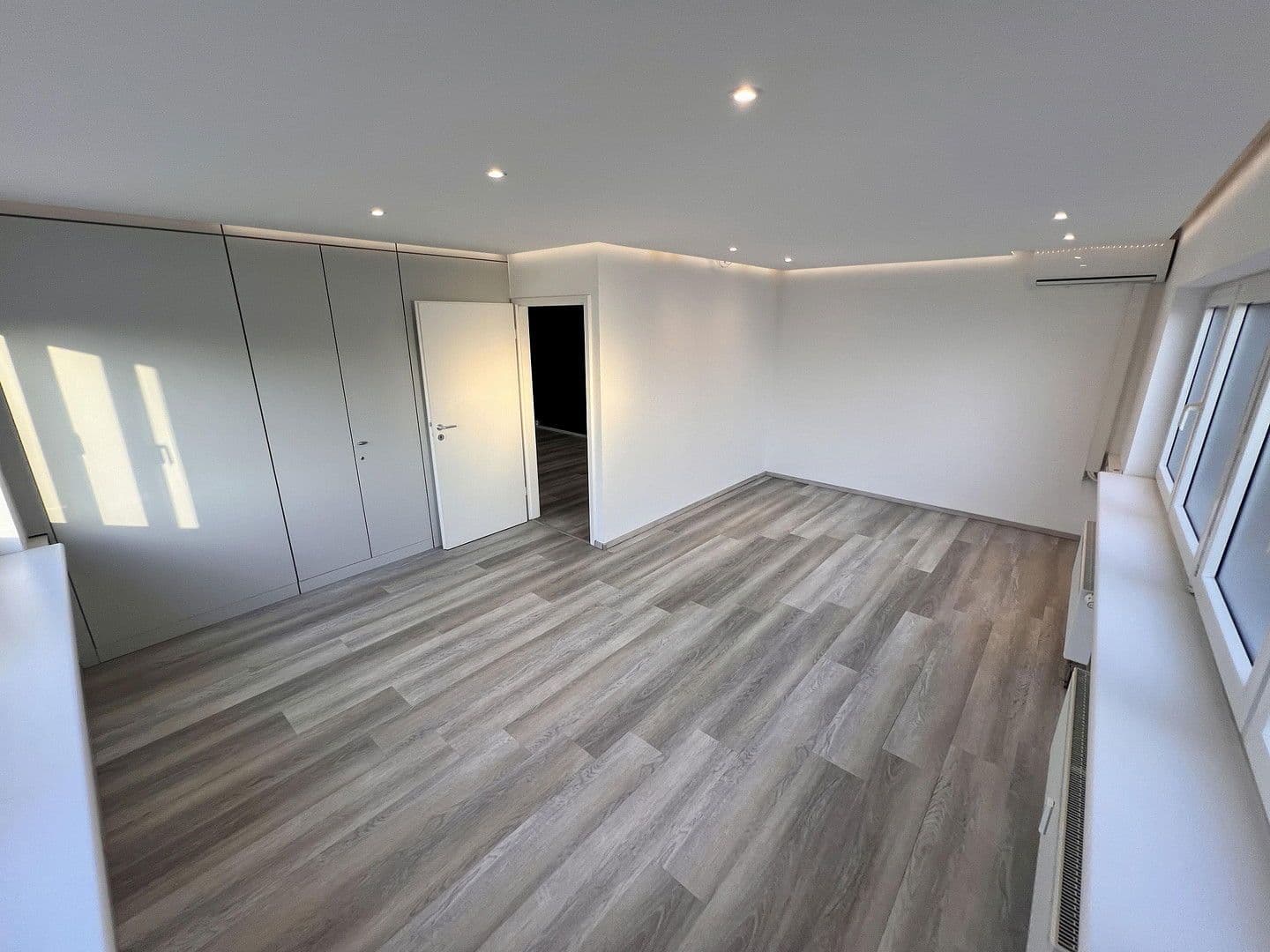 Prenájom kancelárie 80 m², Schwetzingen, Bádensko-Wurttembersko Prenájom kancelárie 80 m², Schwetzingen, Bádensko-Wurttembersko