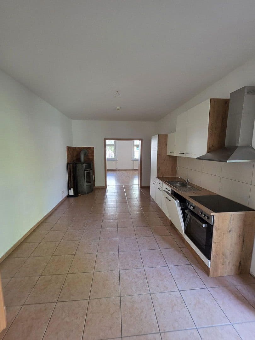 Prenájom bytu 3-izbový 90 m², Eisenbahnstraße 19, Eberswalde, Brandenbursko Prenájom bytu 3-izbový 90 m², Eisenbahnstraße 19, Eberswalde, Brandenbursko