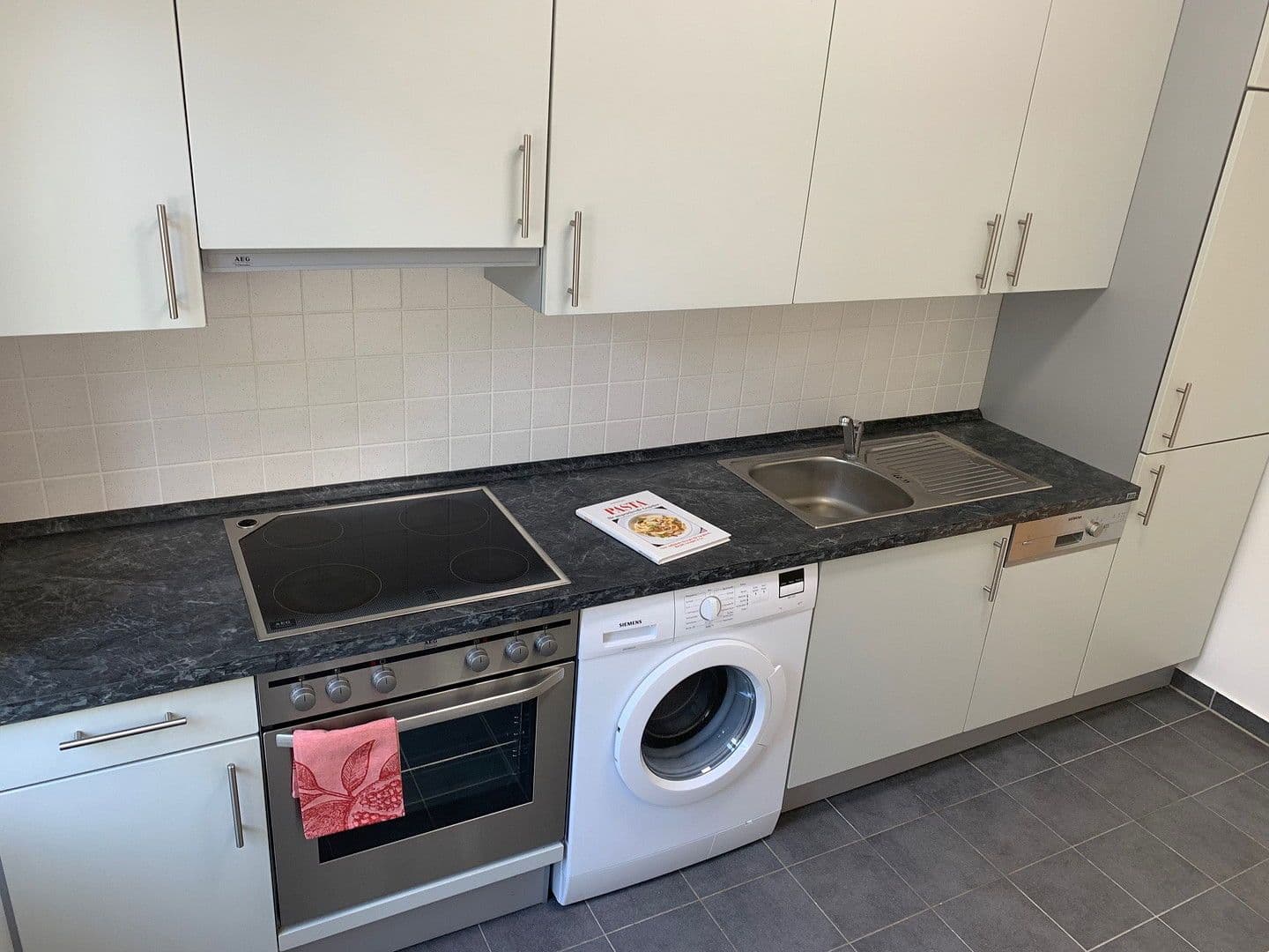 Prenájom bytu 2-izbový 57 m², Wartburgstraße 29, Berlin, Berlín Prenájom bytu 2-izbový 57 m², Wartburgstraße 29, Berlin, Berlín