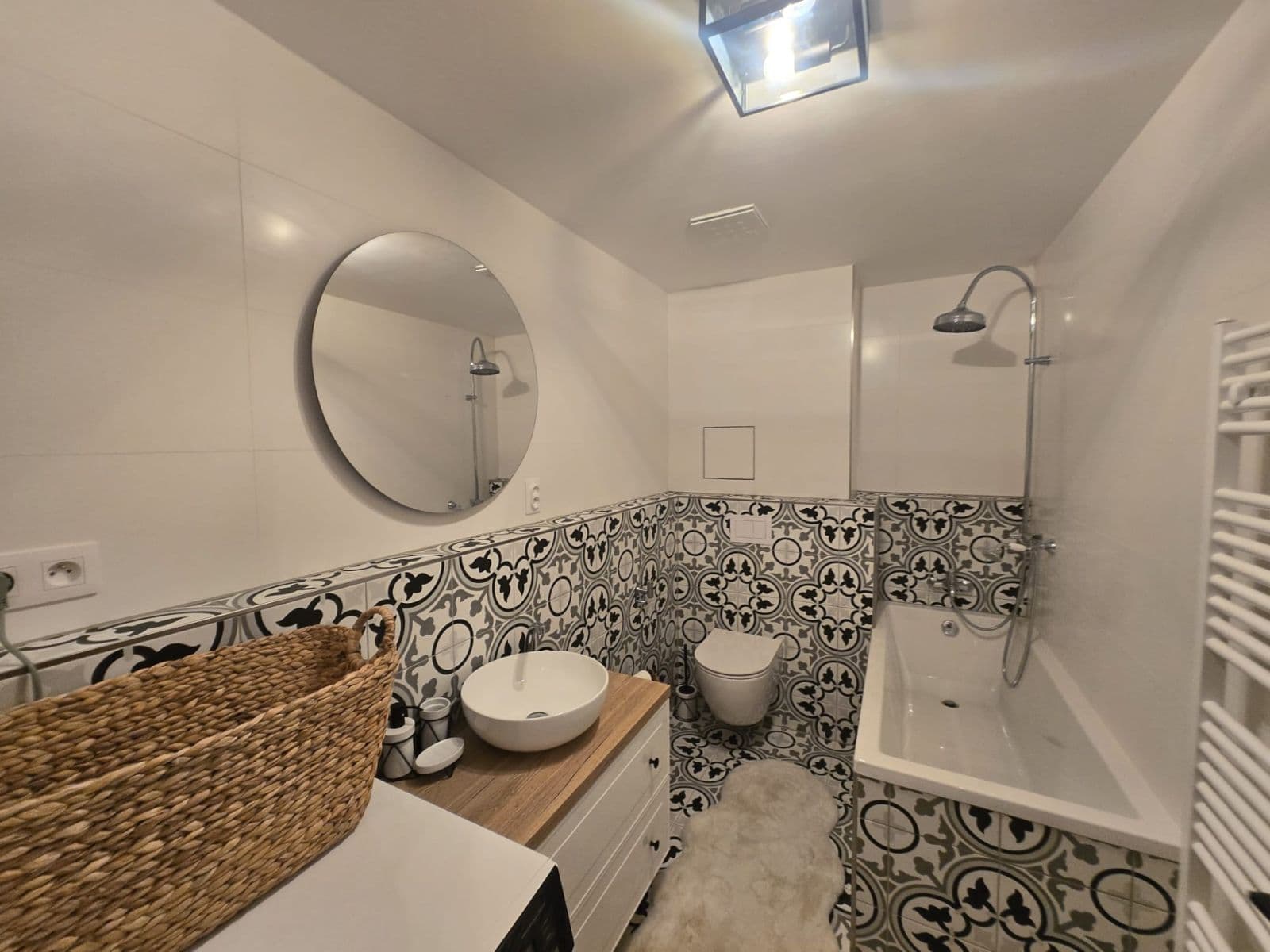 Prenájom bytu 1-izbový 52 m², Na Zlaté stoce, České Budějovice, Jihočeský kraj Prenájom bytu 1-izbový 52 m², Na Zlaté stoce, České Budějovice, Jihočeský kraj