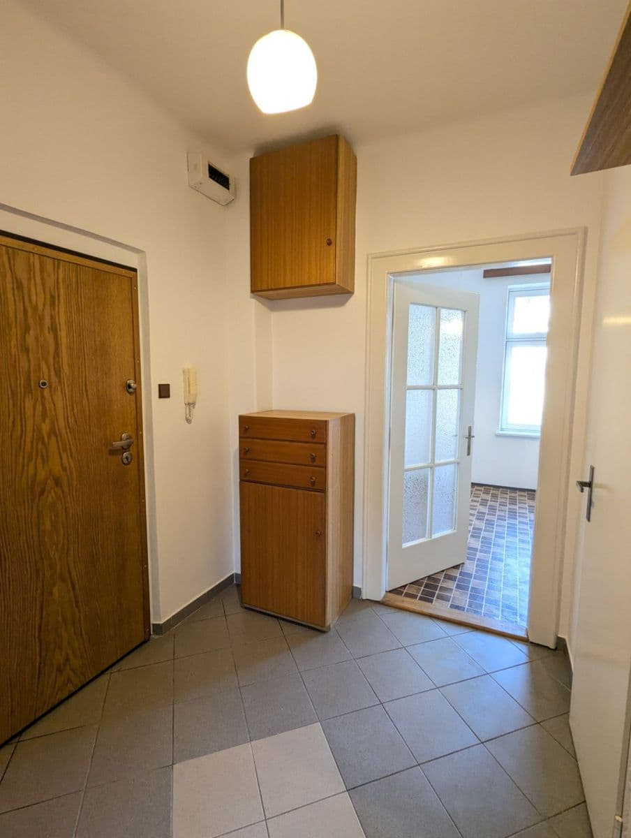 Prenájom bytu 1-izbový 49 m², Evropská, Praha, Praha Prenájom bytu 1-izbový 49 m², Evropská, Praha, Praha