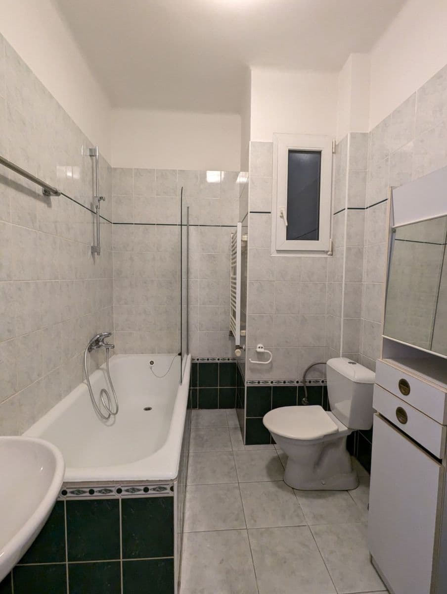 Prenájom bytu 1-izbový 49 m², Evropská, Praha, Praha Prenájom bytu 1-izbový 49 m², Evropská, Praha, Praha
