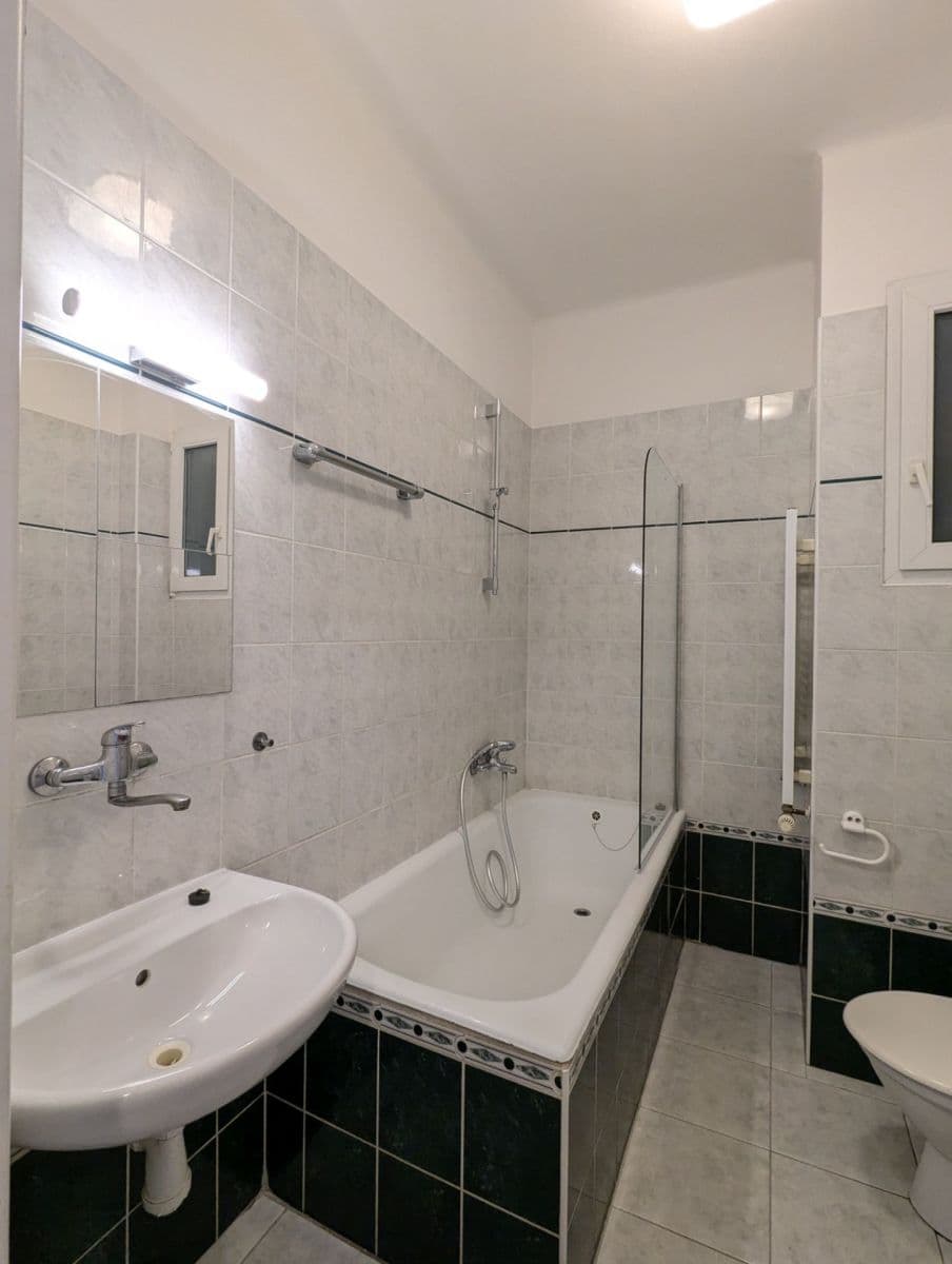 Prenájom bytu 1-izbový 49 m², Evropská, Praha, Praha Prenájom bytu 1-izbový 49 m², Evropská, Praha, Praha