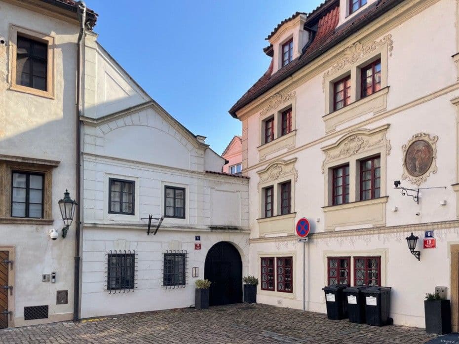 Prenájom bytu 1-izbový 46 m², Valdštejnské náměstí, Praha, Praha Prenájom bytu 1-izbový 46 m², Valdštejnské náměstí, Praha, Praha