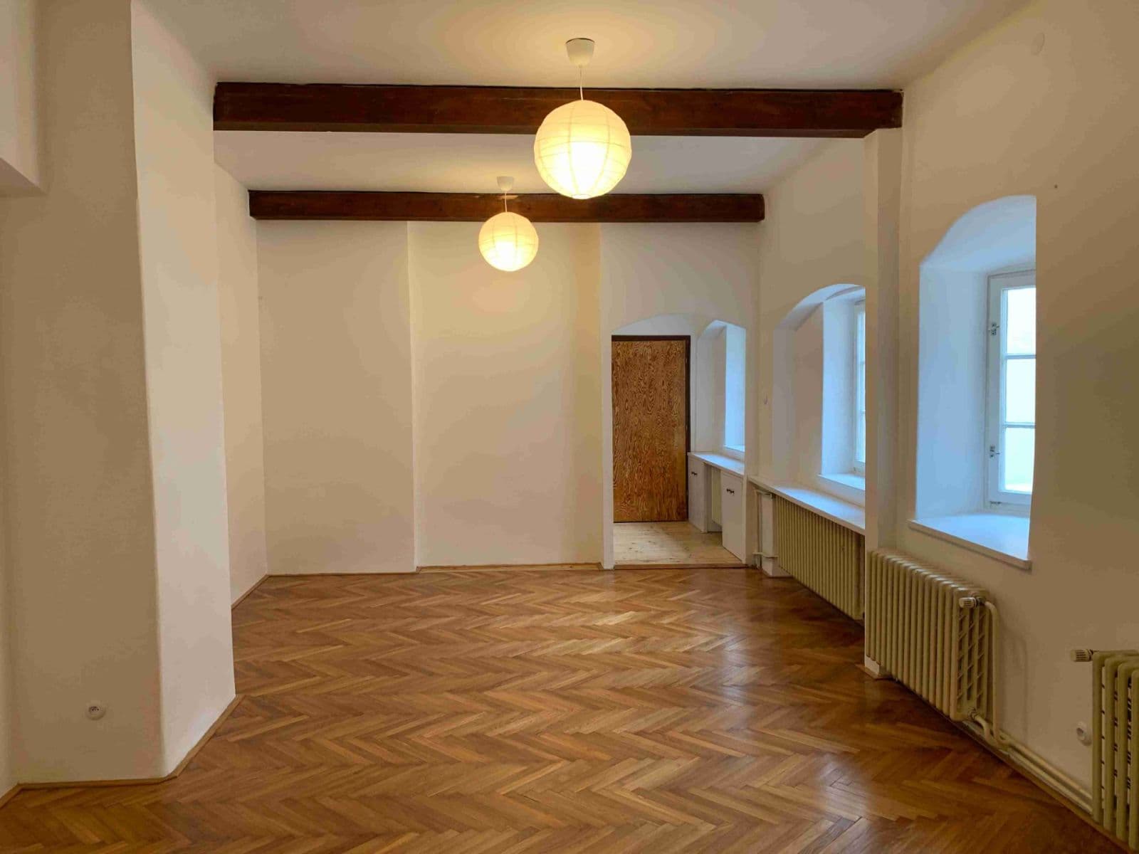 Prenájom bytu 1-izbový 46 m², Valdštejnské náměstí, Praha, Praha Prenájom bytu 1-izbový 46 m², Valdštejnské náměstí, Praha, Praha