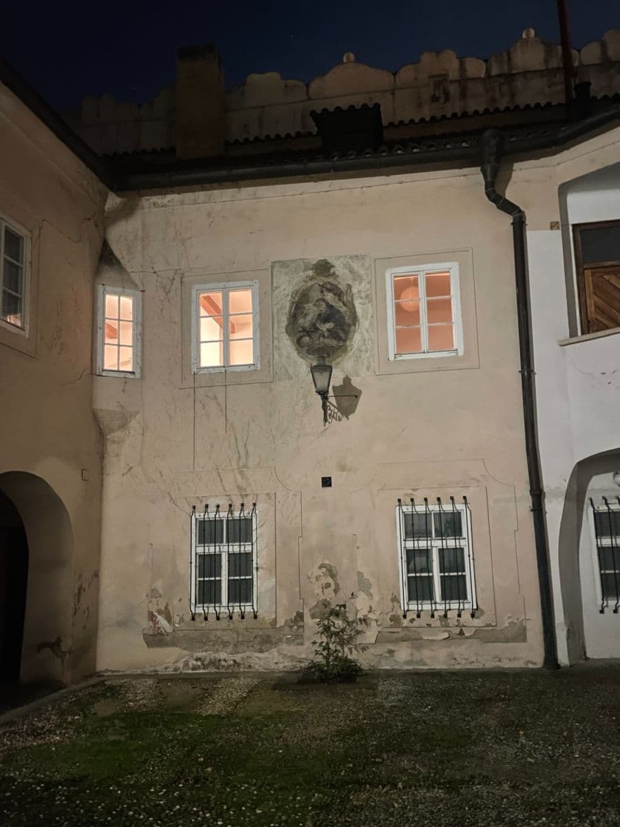 Prenájom bytu 1-izbový 46 m², Valdštejnské náměstí, Praha, Praha Prenájom bytu 1-izbový 46 m², Valdštejnské náměstí, Praha, Praha