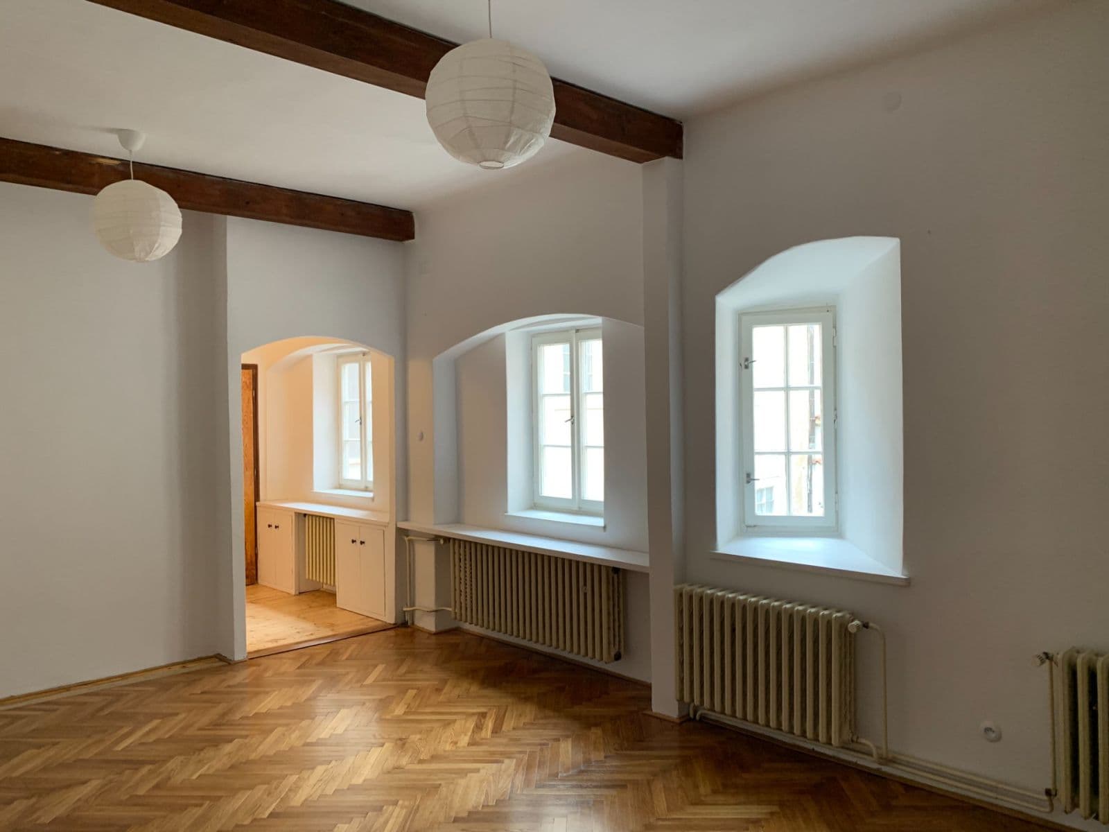 Prenájom bytu 1-izbový 46 m², Valdštejnské náměstí, Praha, Praha Prenájom bytu 1-izbový 46 m², Valdštejnské náměstí, Praha, Praha