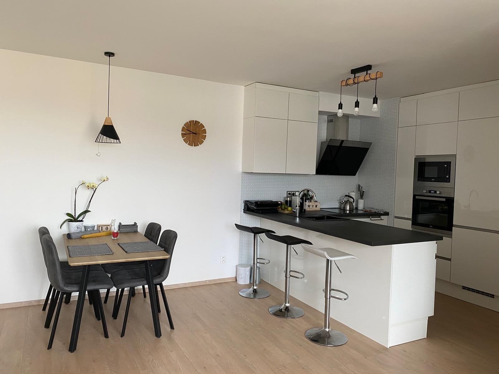 Prenájom bytu 3-izbový 74 m², Strnadových, Praha, Praha Prenájom bytu 3-izbový 74 m², Strnadových, Praha, Praha