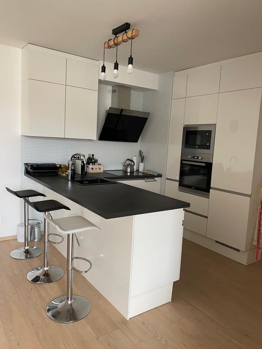 Prenájom bytu 3-izbový 74 m², Strnadových, Praha, Praha Prenájom bytu 3-izbový 74 m², Strnadových, Praha, Praha