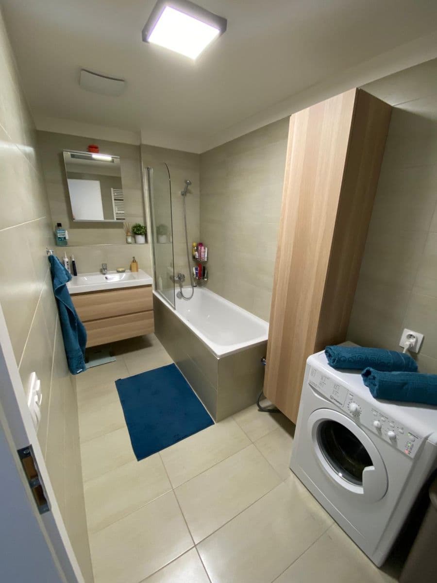 Prenájom bytu 3-izbový 74 m², Strnadových, Praha, Praha Prenájom bytu 3-izbový 74 m², Strnadových, Praha, Praha