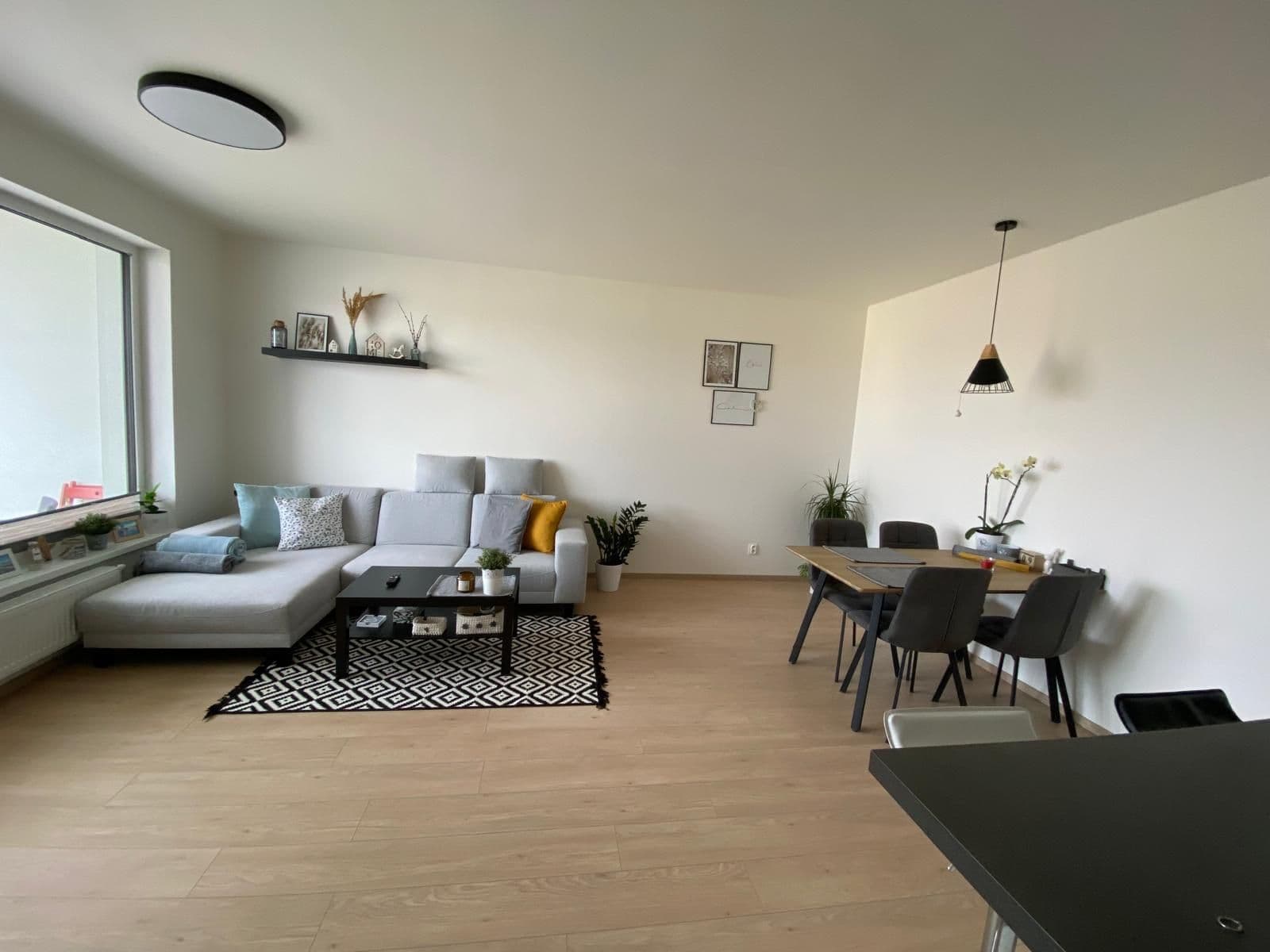 Prenájom bytu 3-izbový 74 m², Strnadových, Praha, Praha Prenájom bytu 3-izbový 74 m², Strnadových, Praha, Praha