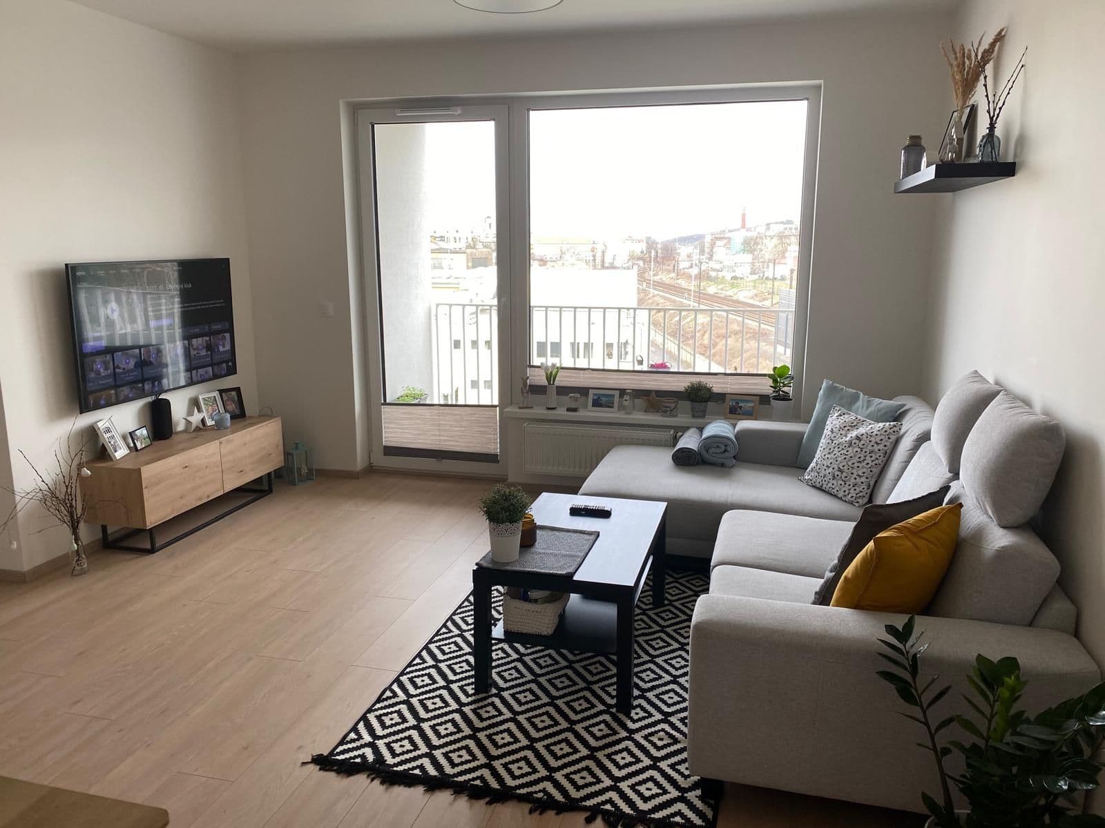 Prenájom bytu 3-izbový 74 m², Strnadových, Praha, Praha Prenájom bytu 3-izbový 74 m², Strnadových, Praha, Praha