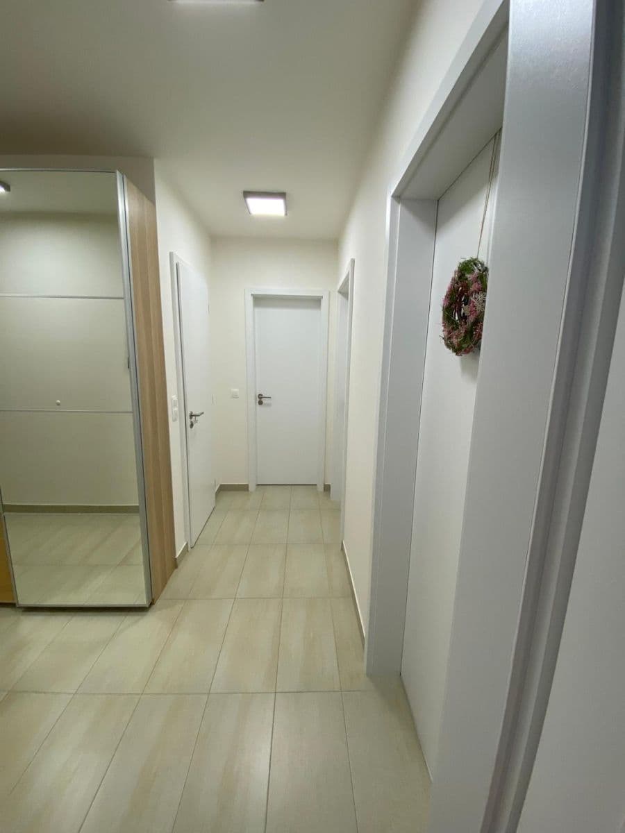 Prenájom bytu 3-izbový 74 m², Strnadových, Praha, Praha Prenájom bytu 3-izbový 74 m², Strnadových, Praha, Praha