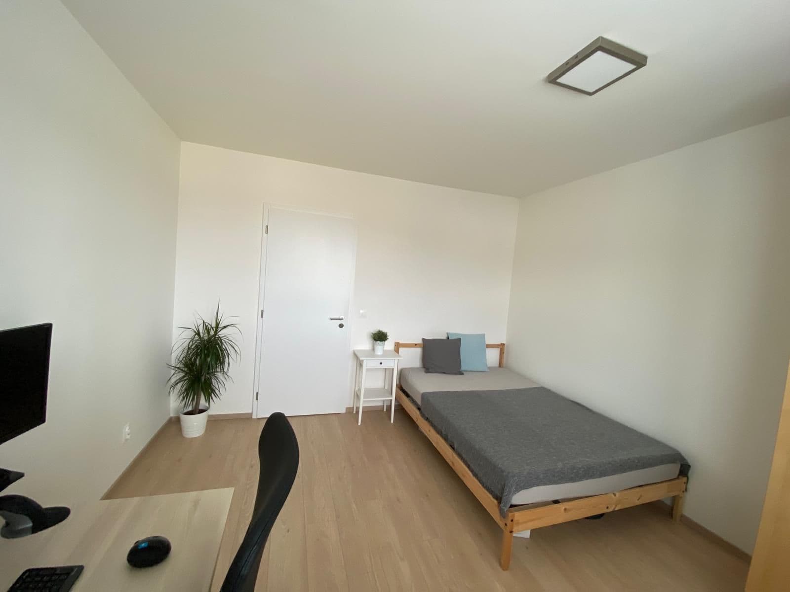 Prenájom bytu 3-izbový 74 m², Strnadových, Praha, Praha Prenájom bytu 3-izbový 74 m², Strnadových, Praha, Praha
