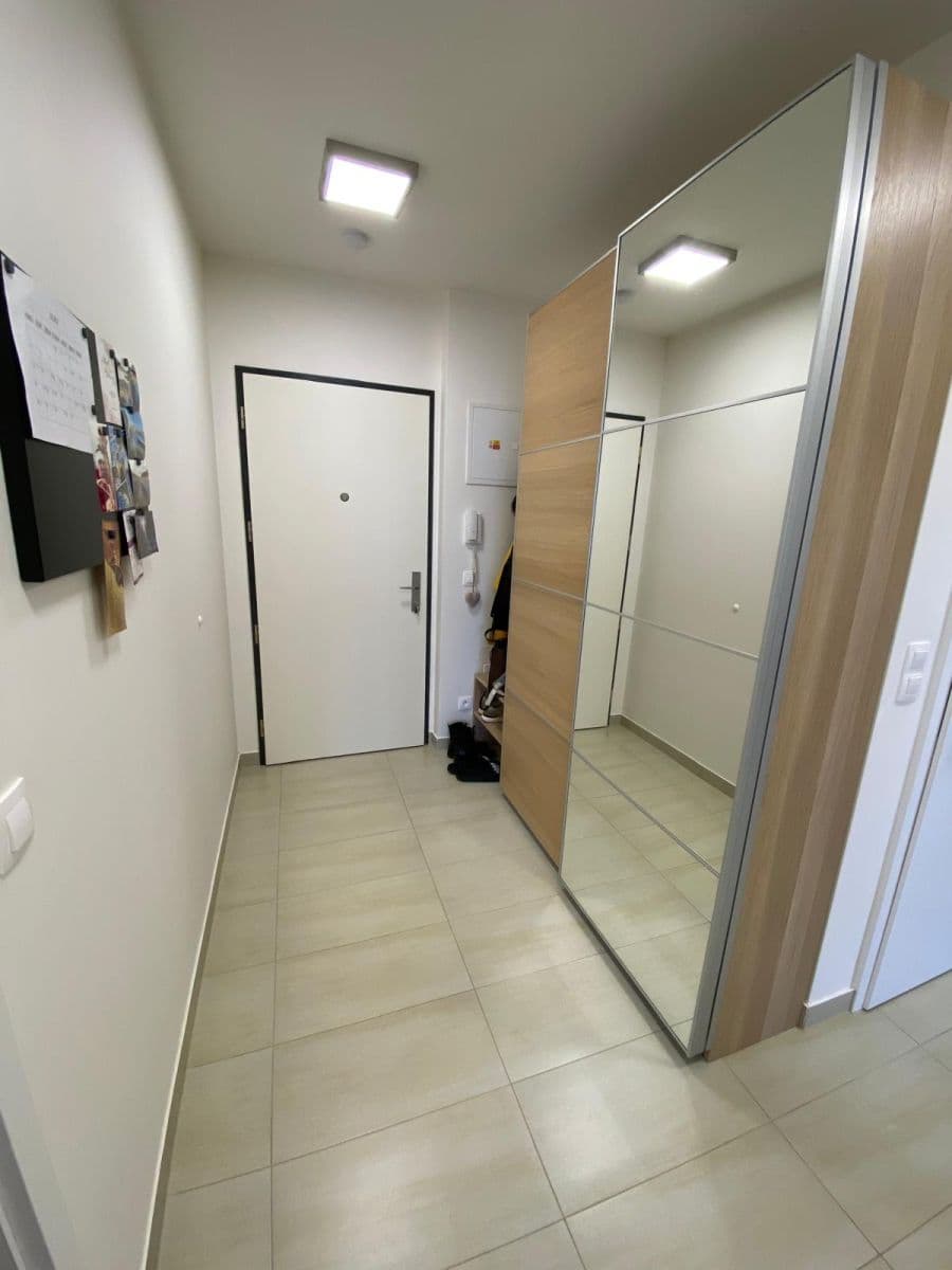 Prenájom bytu 3-izbový 74 m², Strnadových, Praha, Praha Prenájom bytu 3-izbový 74 m², Strnadových, Praha, Praha