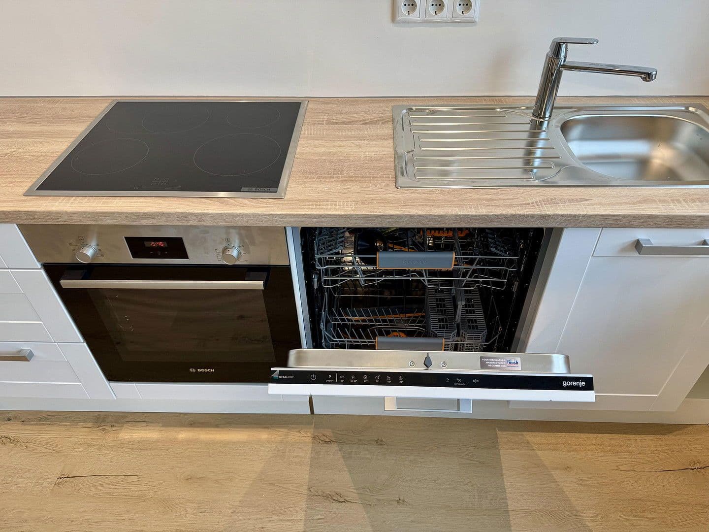 Prenájom bytu 2-izbový 60 m², Kissing, Bavorsko Prenájom bytu 2-izbový 60 m², Kissing, Bavorsko