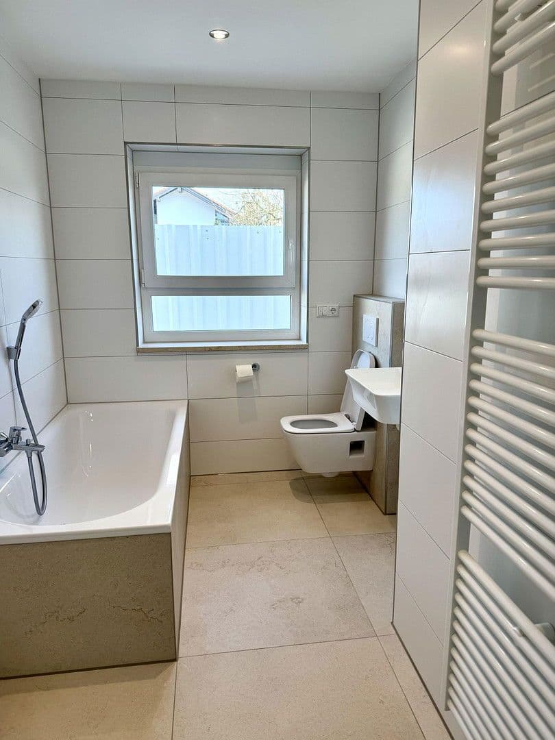 Prenájom bytu 2-izbový 60 m², Kissing, Bavorsko Prenájom bytu 2-izbový 60 m², Kissing, Bavorsko