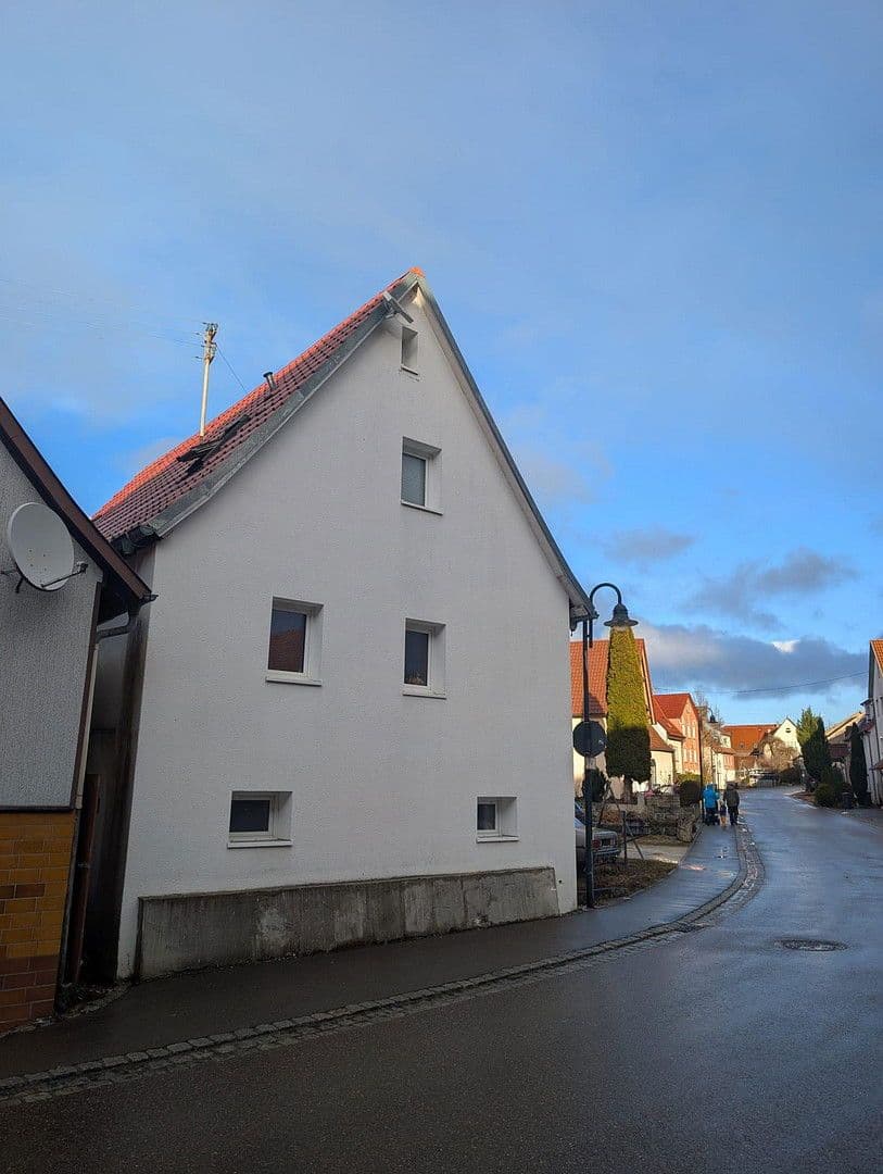Predaj domu 72 m², pozemek 109 m², Ermstalstraße 32, Münsingen, Bádensko-Wurttembersko Predaj domu 72 m², pozemek 109 m², Ermstalstraße 32, Münsingen, Bádensko-Wurttembersko