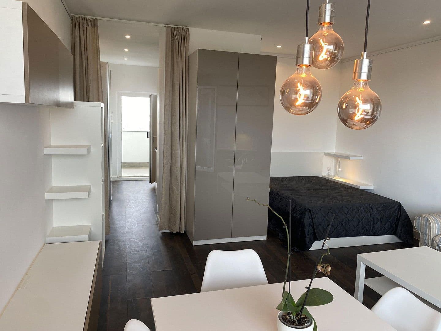 Prenájom bytu 1-izbový 42 m², Hubertusallee 6, Berlin, Berlín Prenájom bytu 1-izbový 42 m², Hubertusallee 6, Berlin, Berlín