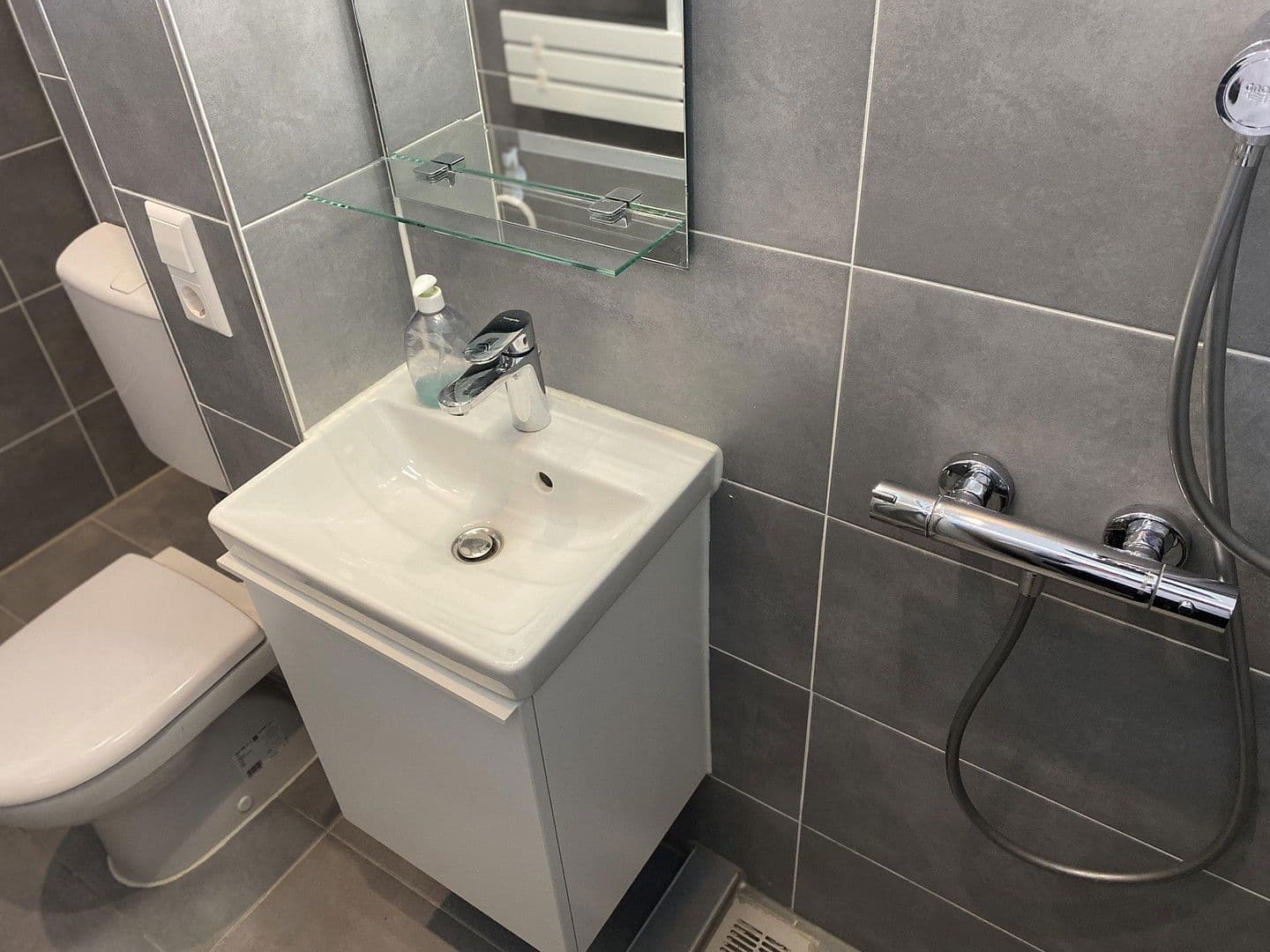 Prenájom bytu 1-izbový 42 m², Hubertusallee 6, Berlin, Berlín Prenájom bytu 1-izbový 42 m², Hubertusallee 6, Berlin, Berlín